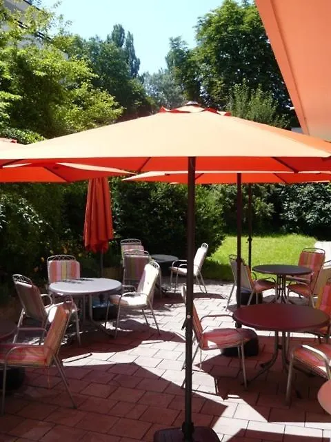 Hotel Biederstein Am Englischen Garten Munich