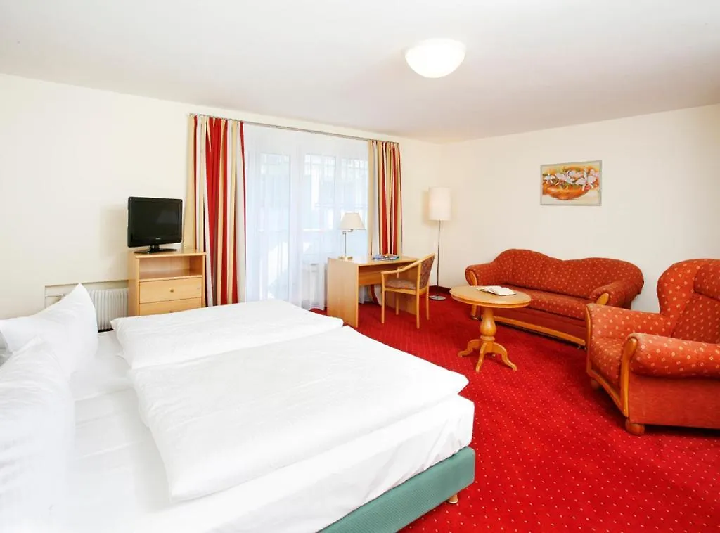 Hotel Biederstein Am Englischen Garten Munich 3*,